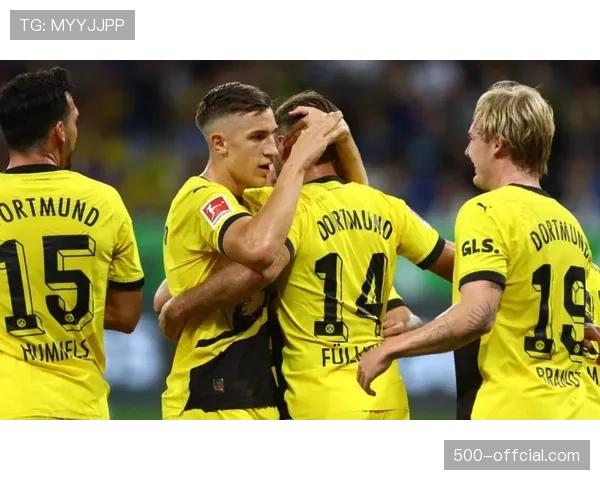 老将告别?现场镜头捕捉到罗伊斯被换下时眼含泪光